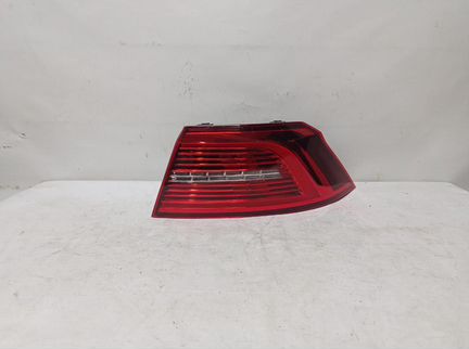 Фонарь правый внешний Volkswagen Passat B8