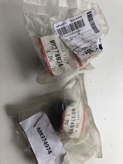 Пыльник Mitsubishi Pajero MR374974 MR 374974