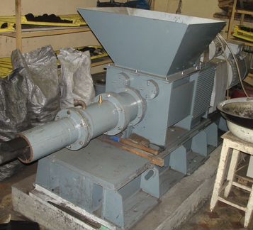 Пресс-экструдер для брикетирования