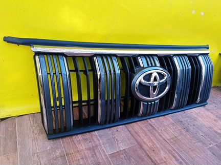 Решетка радиатора Toyota Land Cruiser Prado 150