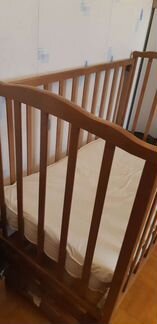 Детская кровать-маятник с матрасом