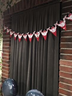 Колпачки и гирлянда 