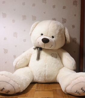 Новый большой плюшевый медведь