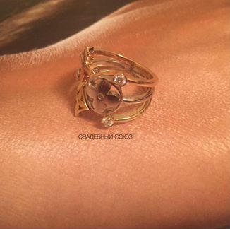 Золотое кольцо с брил. 0.2 ct Louis Vuitton