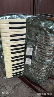 Аккордеон - сломана левая клавиатура немецкий