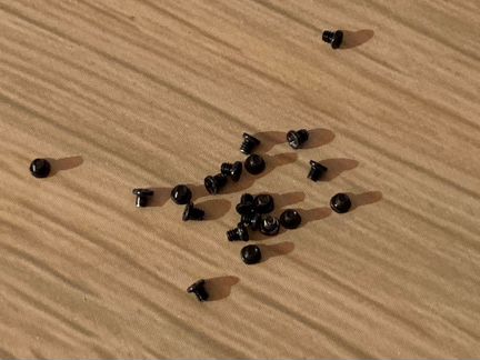 Болты крепления клавиатуры MacBook Pro Retina