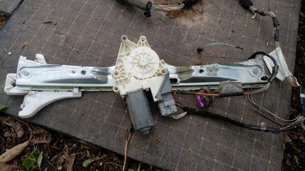 Стеклоподемник задний левый Citroen C5 1 2001-2004