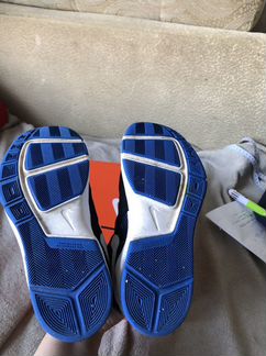 Кроссовки nike р.36,5-23,5 см состояние новых