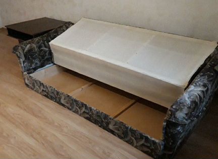 Диван