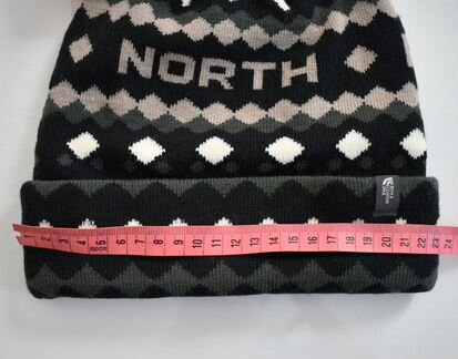 Новая шапка с помпоном the north face. оригинал