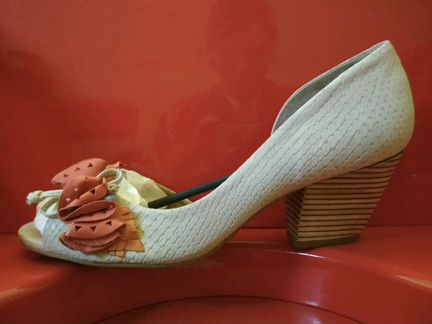 Босоножки, туфли