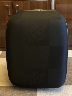 Чемодан Louis Vuitton 65 в багаж