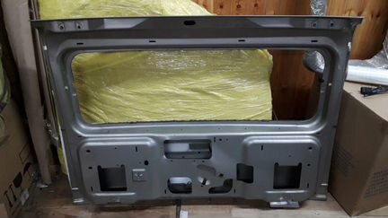 Крышка багажника Хаммер H2