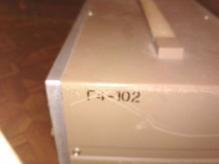 Генератор сигналов высококачественной Г4-102