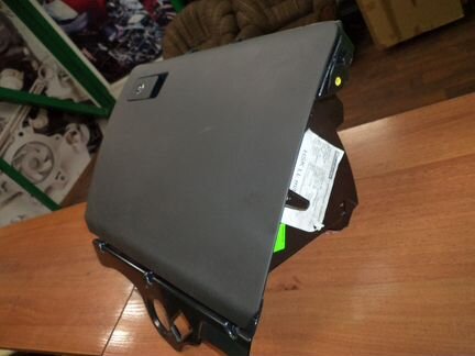 Бардачок Пассат Б6 3C1857101H