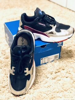 Кроссовки женские Adidas