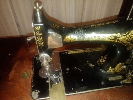 Швейная машина Singer