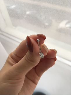 Пирсинг в пупок из серебра