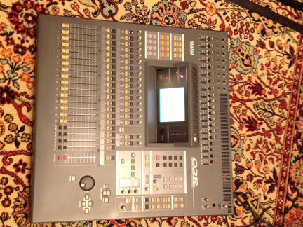 Цифровой микшерный пульт Yamaha 02R япония