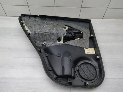 Обшивка двери задняя правая Toyota Rav4 ZSA30 3ZR