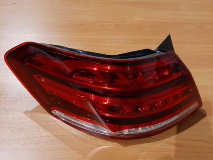 Mercedes E212 rest L фонарь