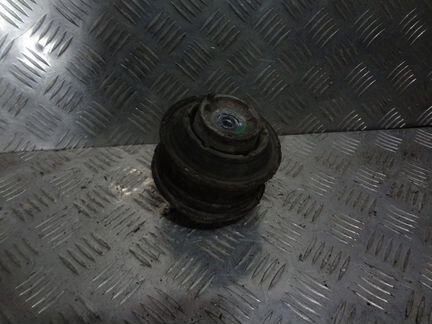 Опора подушка двигателя Мерседес 203 210