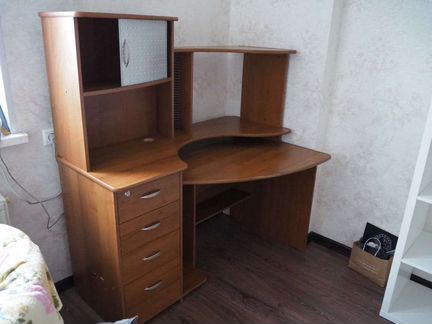 Компьютерный стол