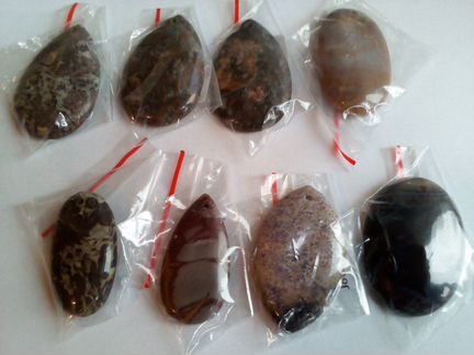 Кулон из камня