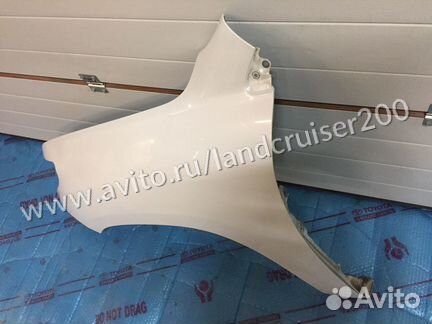 Левое крыло Land Cruiser 200